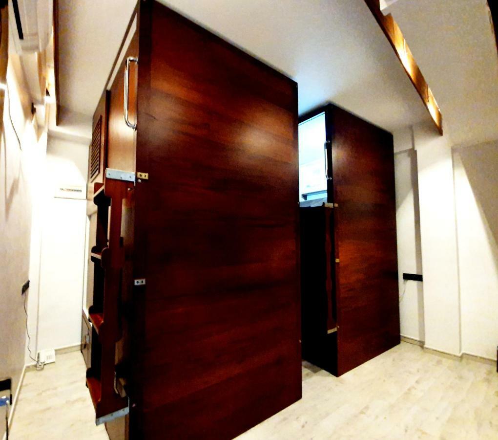 Bed Station 210 Hotel แคนดี้ ภายนอก รูปภาพ