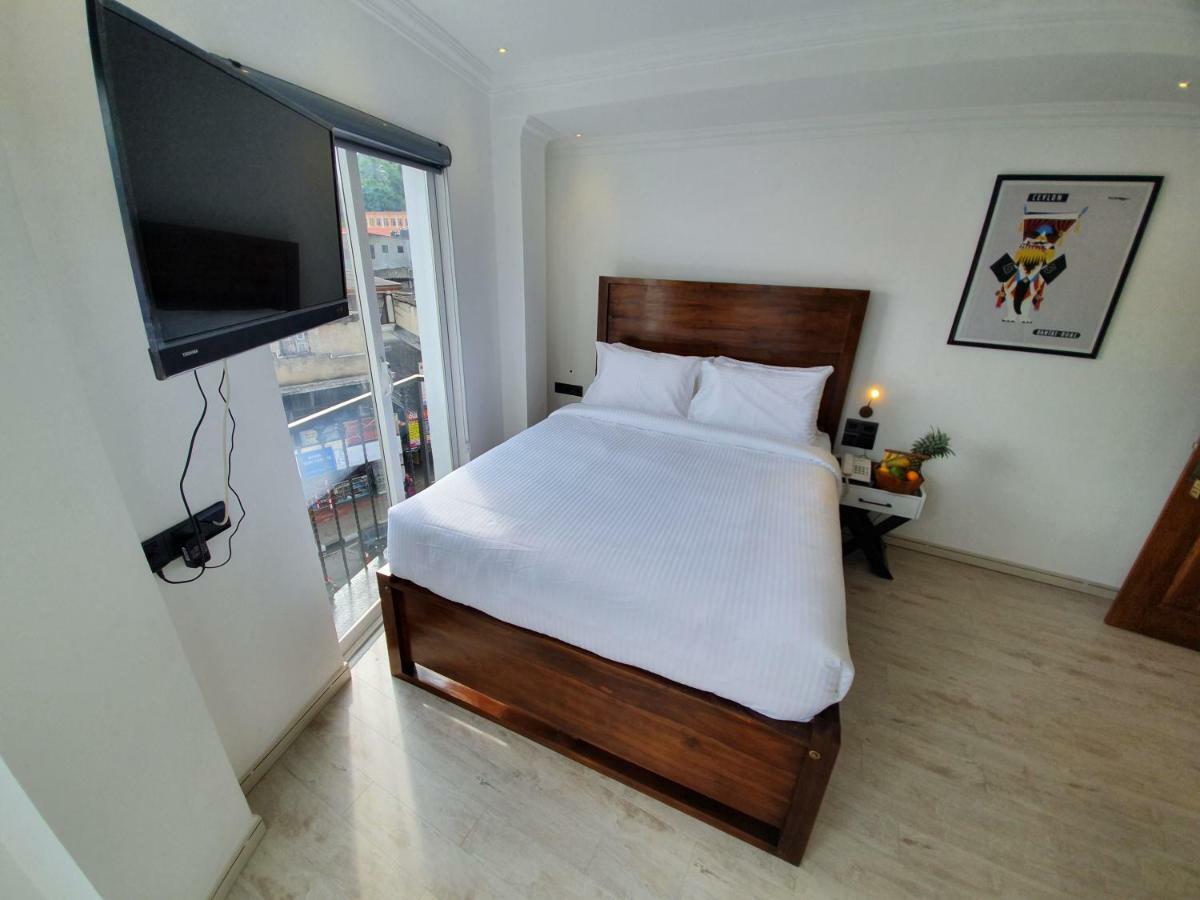 Bed Station 210 Hotel แคนดี้ ภายนอก รูปภาพ