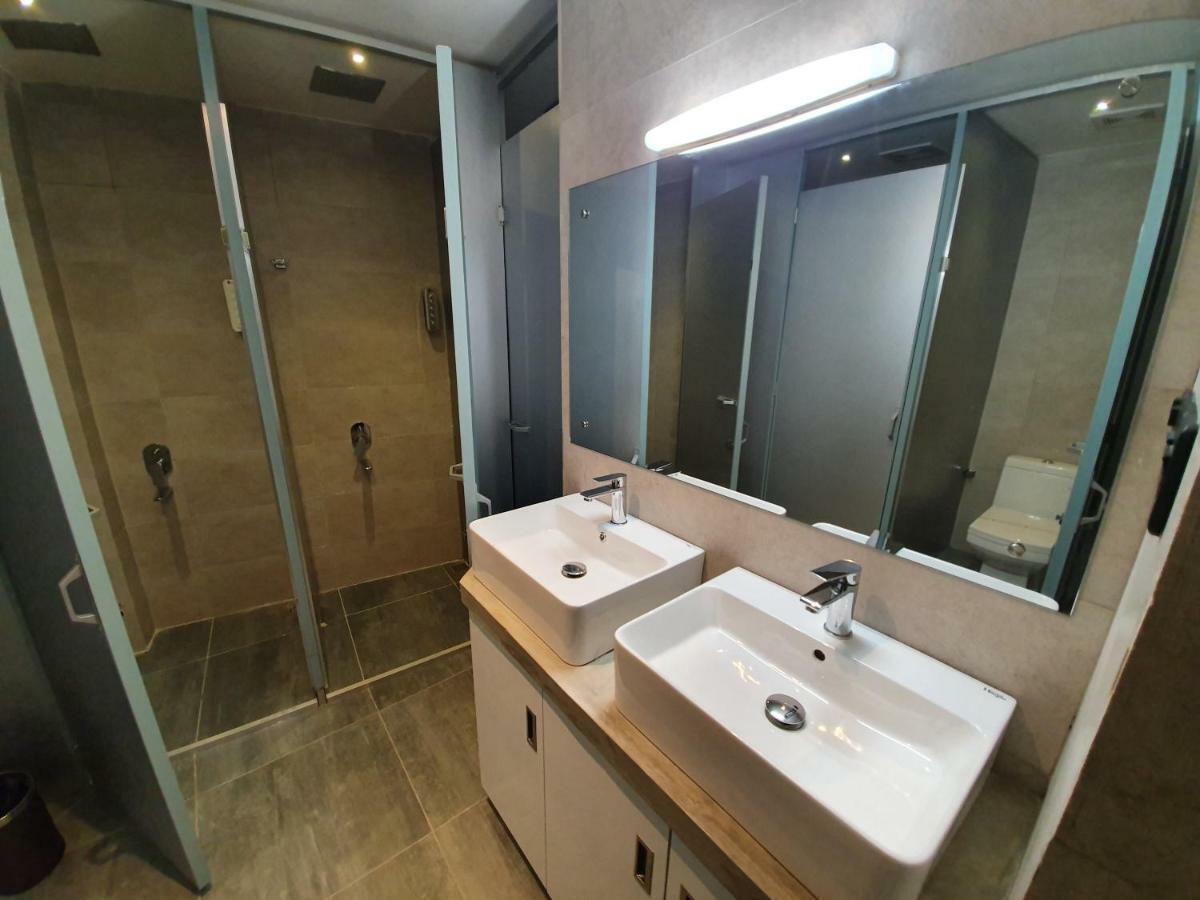 Bed Station 210 Hotel แคนดี้ ภายนอก รูปภาพ
